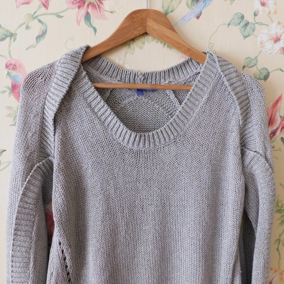 🦔🐾 Distressed Hay Ride Sweater - Picture 2 of 10